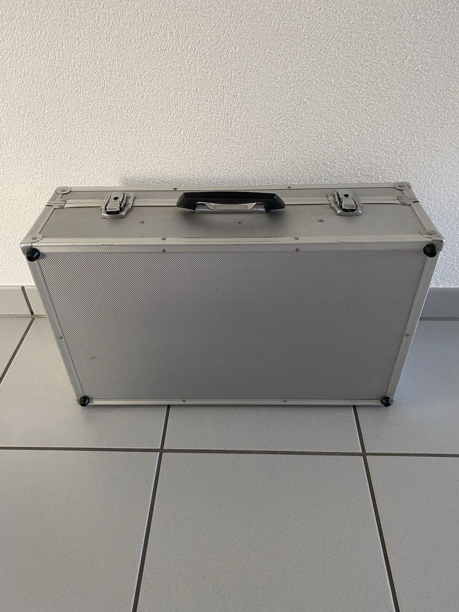 Valigie: Aluminiumkoffer – Usato da Diessbach b. Büren venduto da cowansville