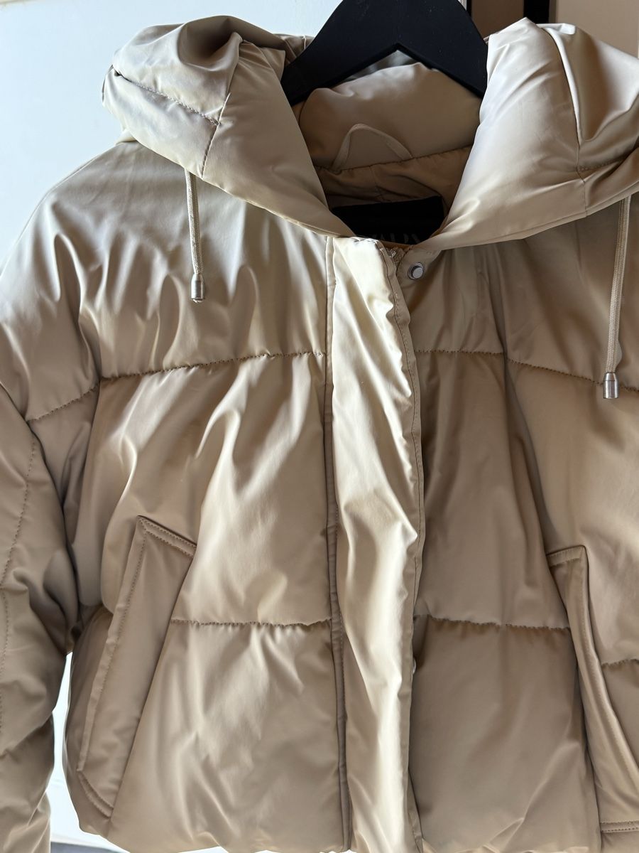 Zara Giacche: Doudoune Beige à Capuche  – Usato da Rossemaison venduto da salomestn 1