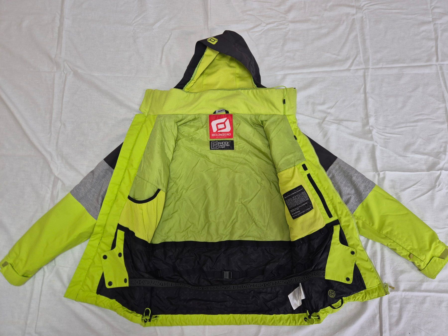 Vestes & Manteaux: Skijacke Belowzero – D'occasion à Domat/Ems par palfier14 1