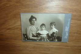 Foto, Mutter mit Kindern, antik, Foto J. Weiss, Basel