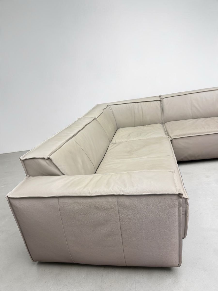 Sofas: Ecksofa aus hellgrauem Echtleder – D'occasion à Bachenbülach par Sofalab.swiss 4