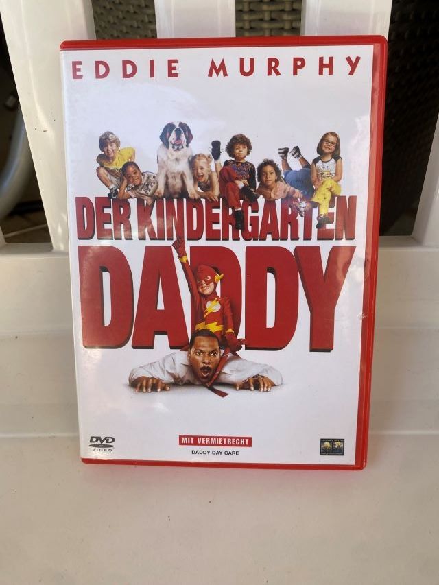 Tutti i DVDs: DVD Der Kindergarten Daddy mit Eddie Murphy etc. – Usato da Diessenhofen venduto da Albin00