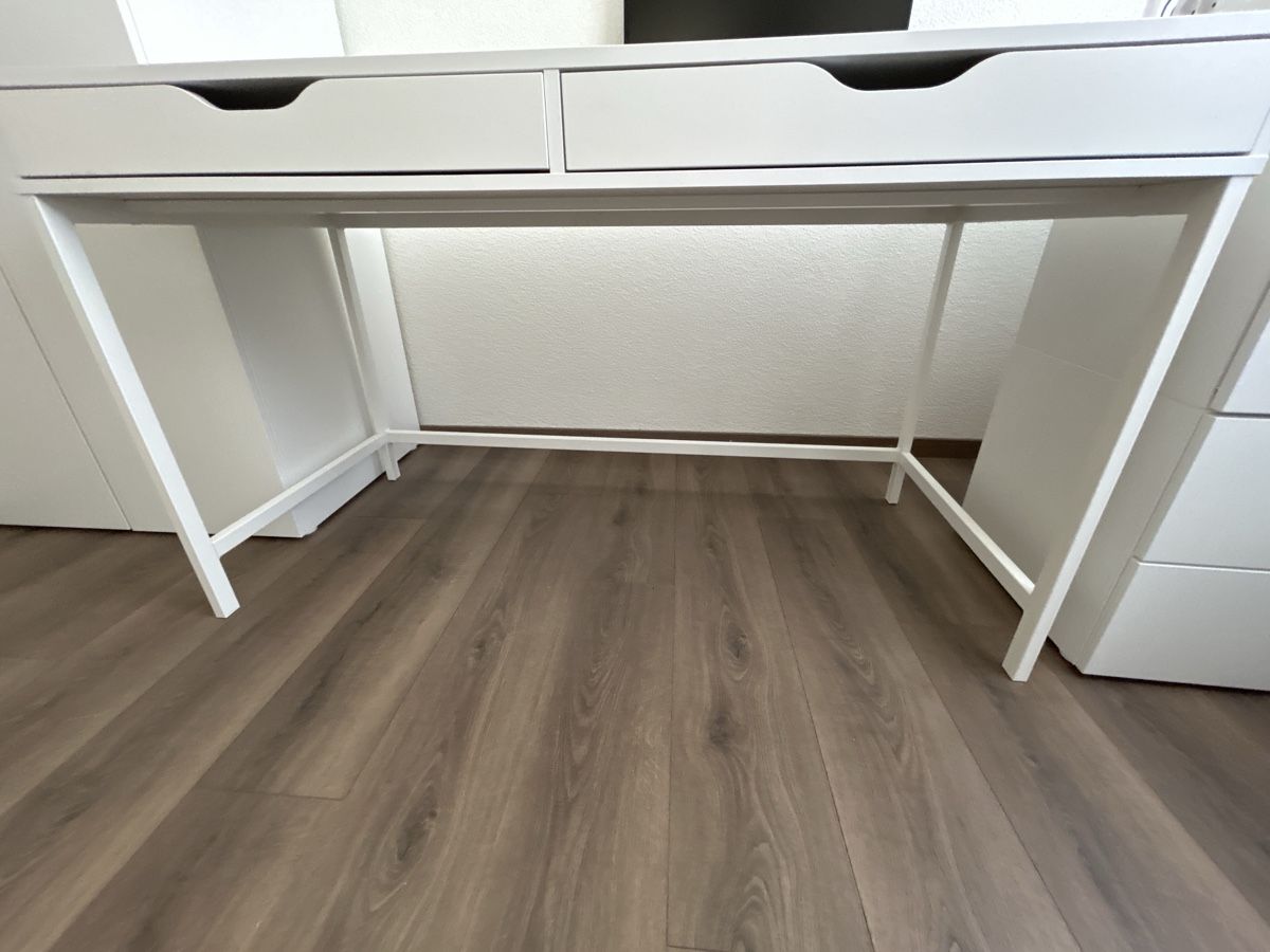 Ikea Scrivanie: Pult mit zwei Schubladen – Usato da Galgenen venduto da Red27 3