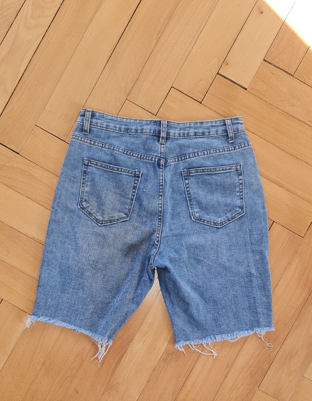 Jeans: Bermudas Jeanshose Gr. M – Usato da Kriens venduto da ..stx.. 1