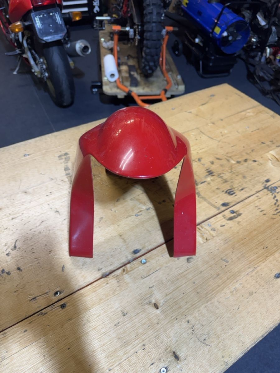 Ducati Tutti i ricambio per moto: Garde-boue avant Ducati ST4s rouge – Usato da Arconciel venduto da WheelH_23 1