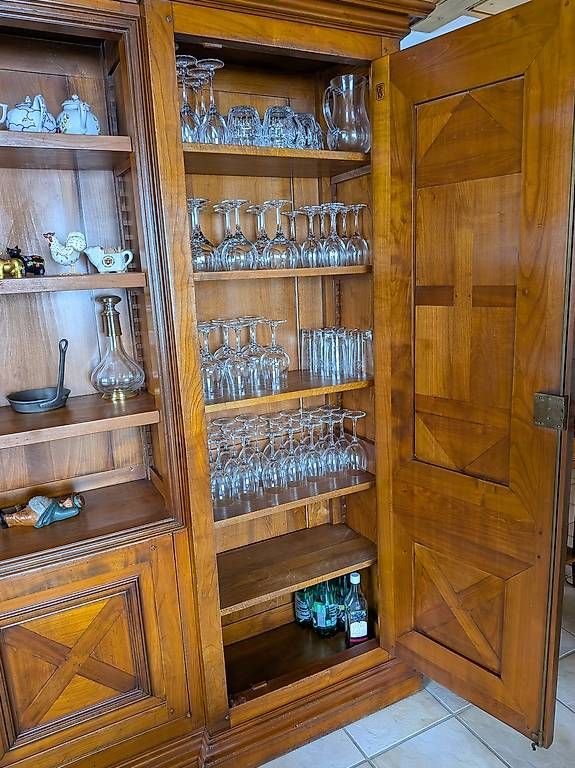 Buffets: Grande bibliothèque / vaisselier en noyer – D'occasion à Les Diablerets par Fid01 2