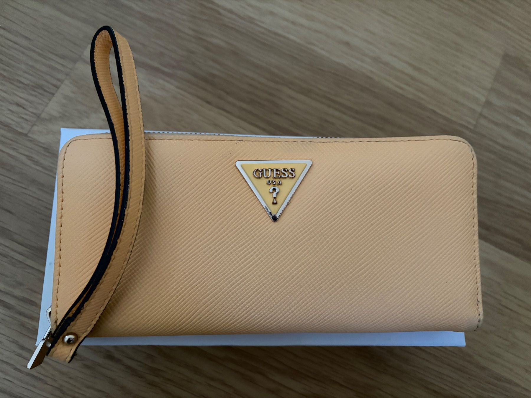 Guess Portamonete: Guess Laurel Zip – Usato da Yverdon-les-bains venduto da z_vtl1