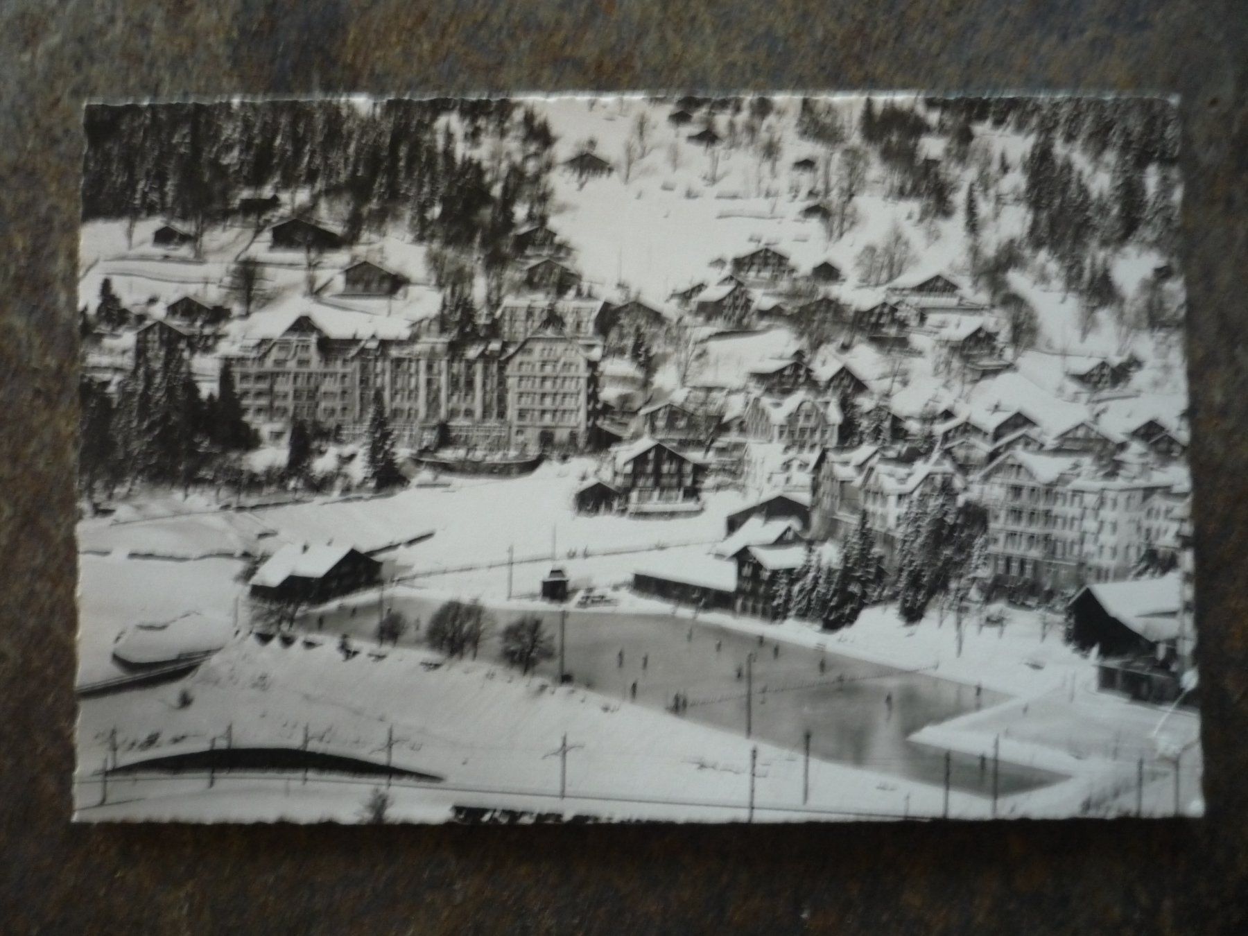 Ansichtskarten: Alte Ansichtskarte Palace-Hotel Wengen Winter Eislaufbahn – Gebraucht aus Langnau i. E. von Laendu7000