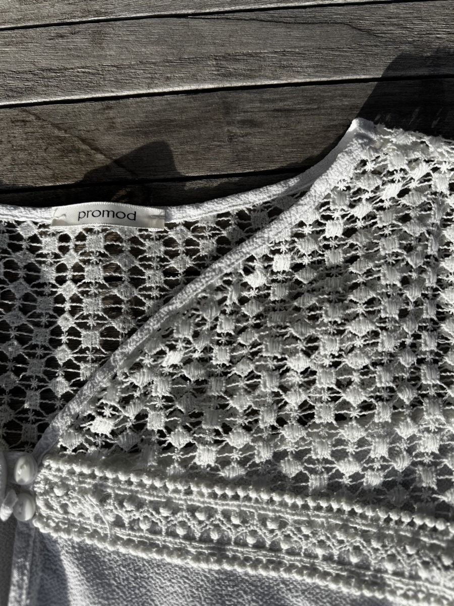 Blusen: Chemise et pull mi saison blanc  – Gebraucht aus Genève von Thelimitedshop 5