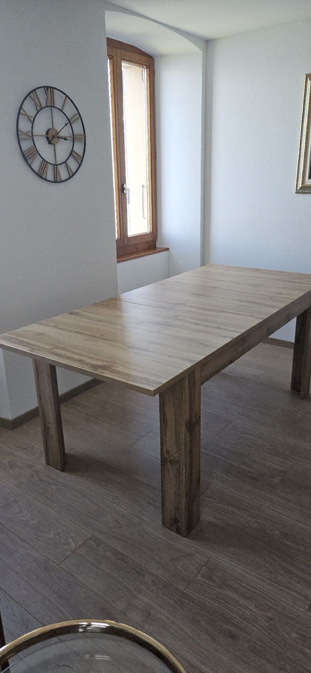 Tavoli: Excellent condition, oak finish. – Nuovo (secondo la descrizione) da St-Gingolph venduto da Denelhen 3