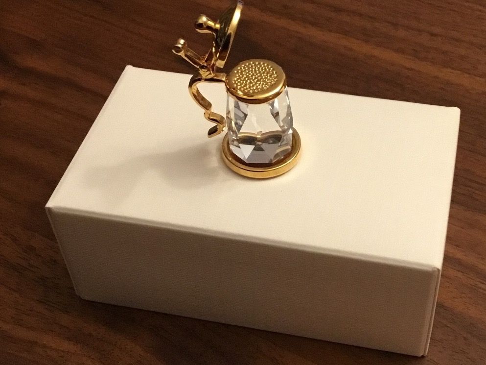 Swarovski Statuette: Swarovski Crystal Memories Bierbecher – Usato da Bern venduto da Minnie74 3