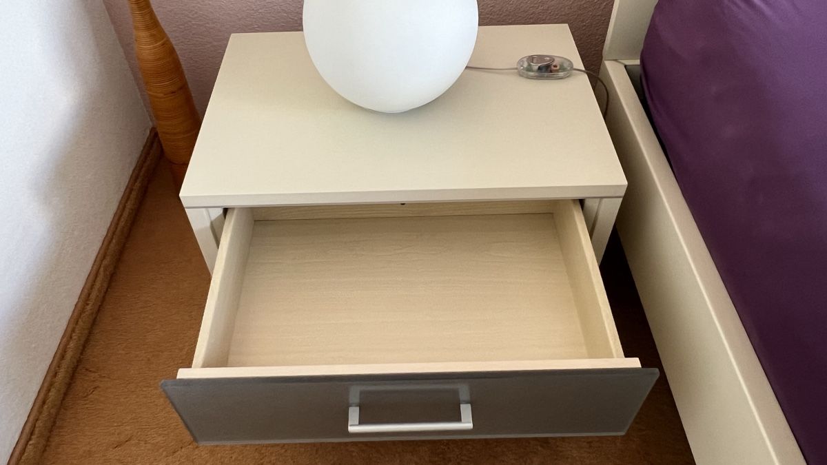 Lits: Schlafzimmer mit Nachttischen – D'occasion à Ennetbaden par lolek02 5