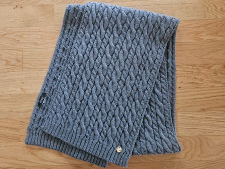Guess Écharpe chaude en tricot gris - comme neuf!