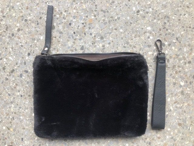 Borse da donna: Clutch schwarz Pelz – Nuovo (secondo la descrizione) da Utzigen venduto da Crisbo 2