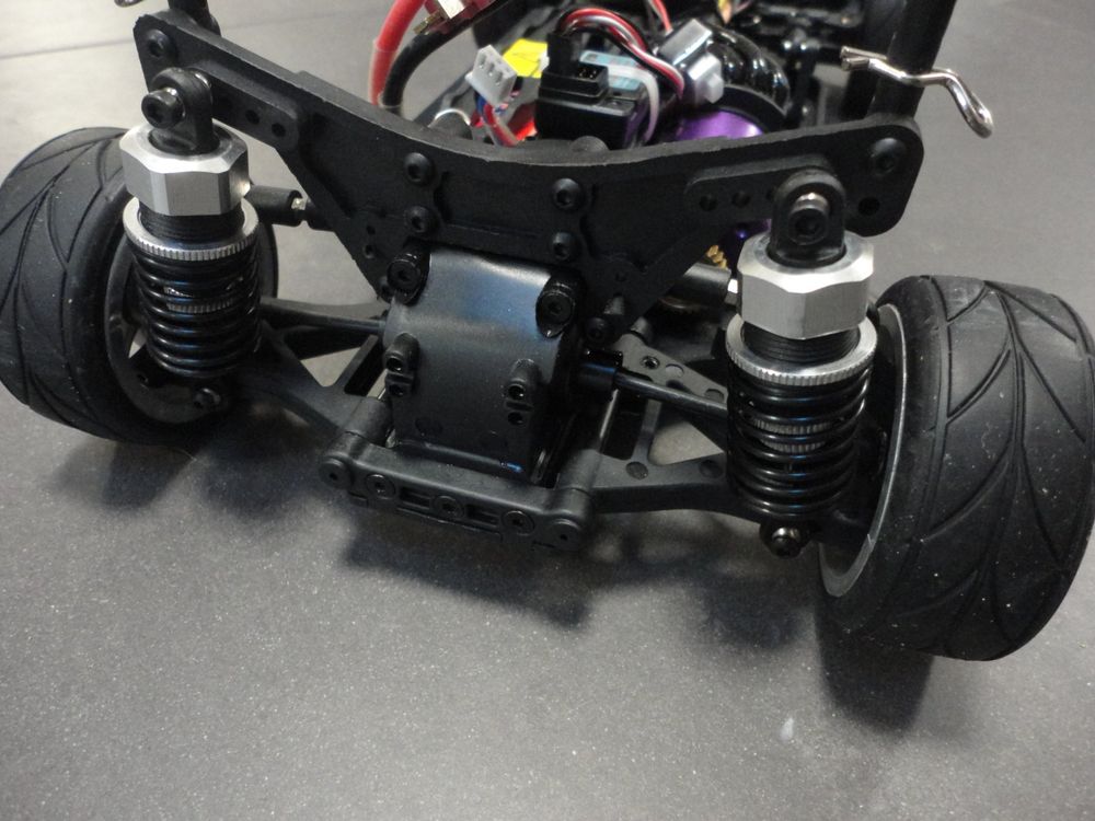 RC Kits de montage: 1:10 Allrad-Renncar – Neuf avec emballage d'origine à Horgen par RcModell 7