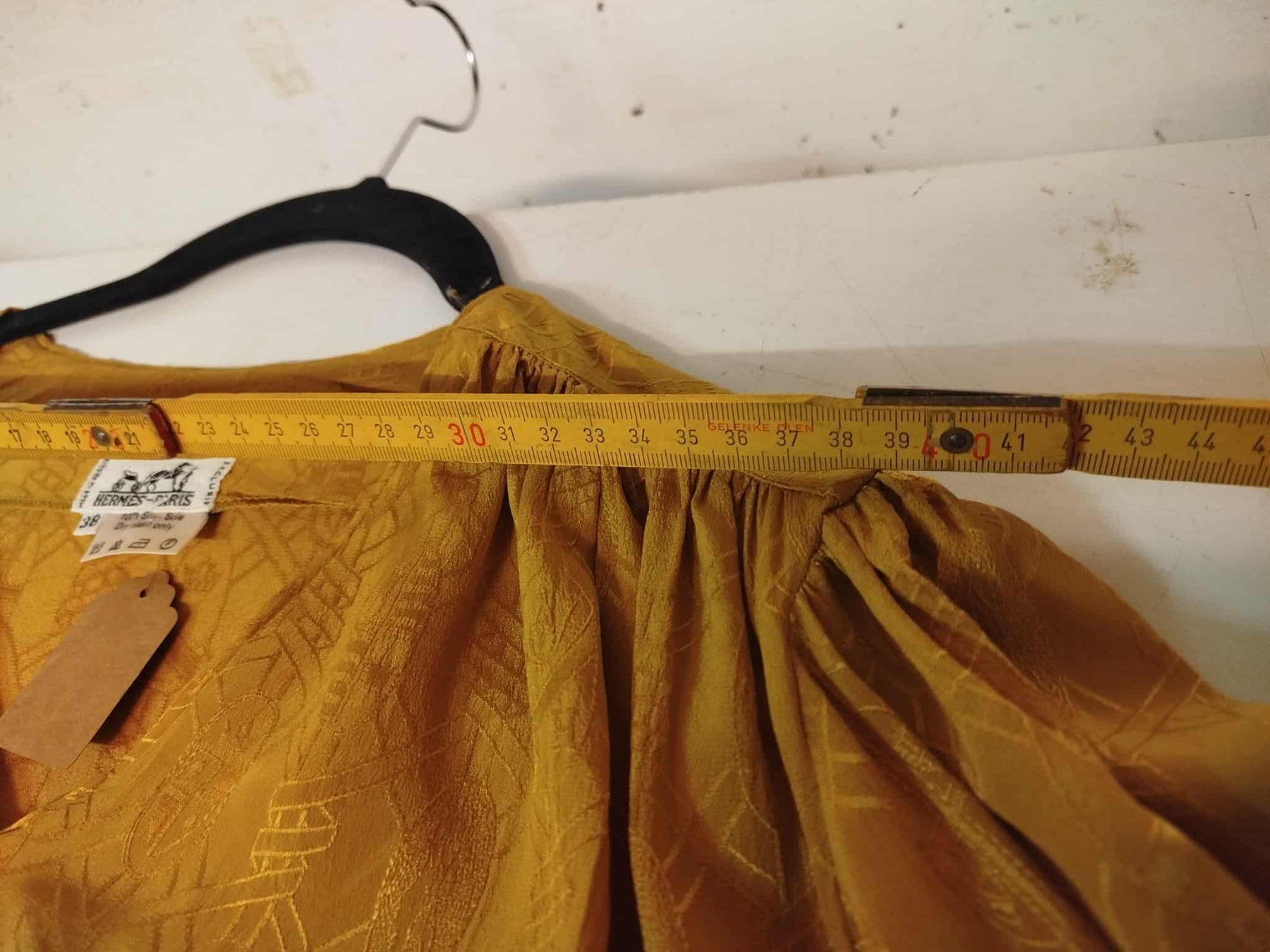 Tuniche: Blouse Hermes – Usato da La Chaux-de-Fonds venduto da Emmaus2300CDF 5