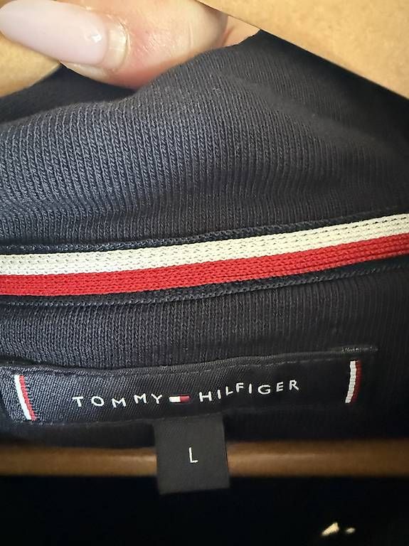 Tommy Hilfiger Pullover & Sweatshirts: Tommy Hifliger Pullover – Gebraucht aus Schlieren von pde_l8td 2