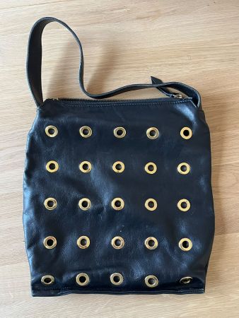 Vintage Ledertasche mit Goldnieten