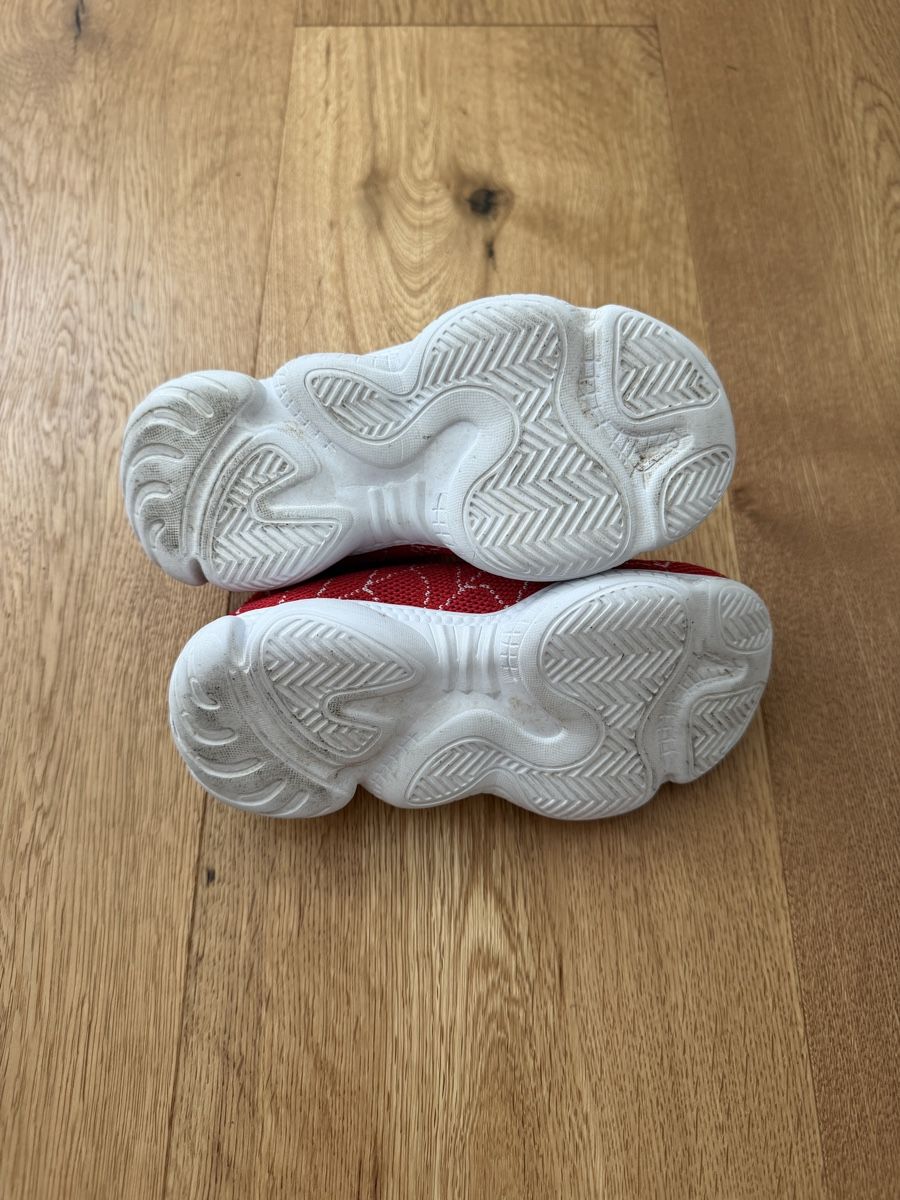 Chaussures garçon: Kinder Schuhe, Gr. 28 – D'occasion à Interlaken par fbnscl 4