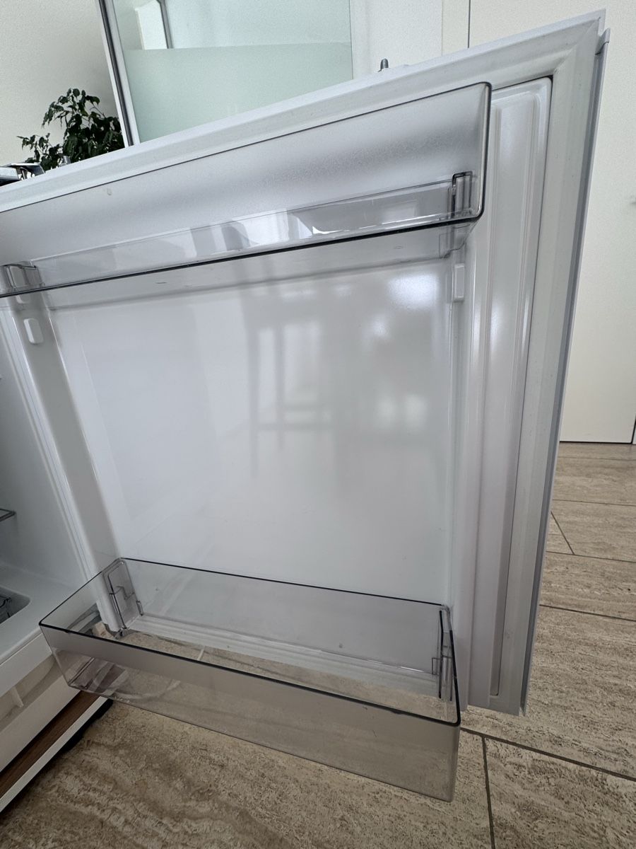 Frigoriferi: V-ZUG Einbaukühlschrank weiss – Usato da St. Gallen venduto da syna_99 3