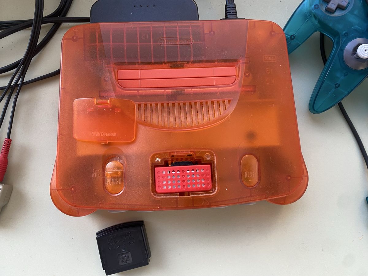 Nintendo Consoles: N64 Bundle – D'occasion à Zürich par LilySchlatter 1