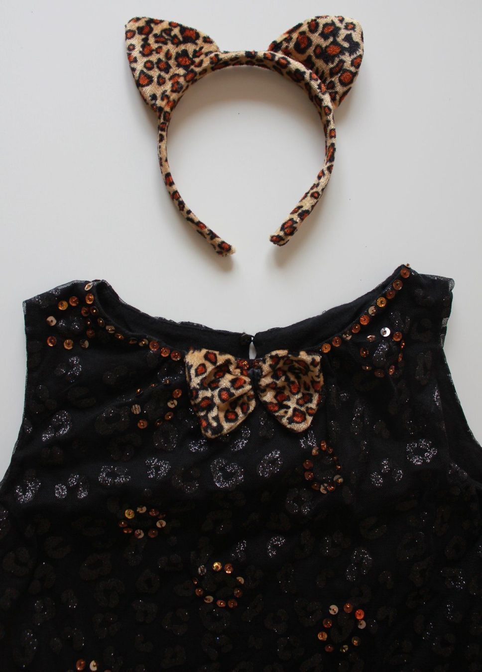 Costumi: Costume léopard / Leopard t. 8 - 10 ans – Usato da Peseux venduto da CoolShoping 3