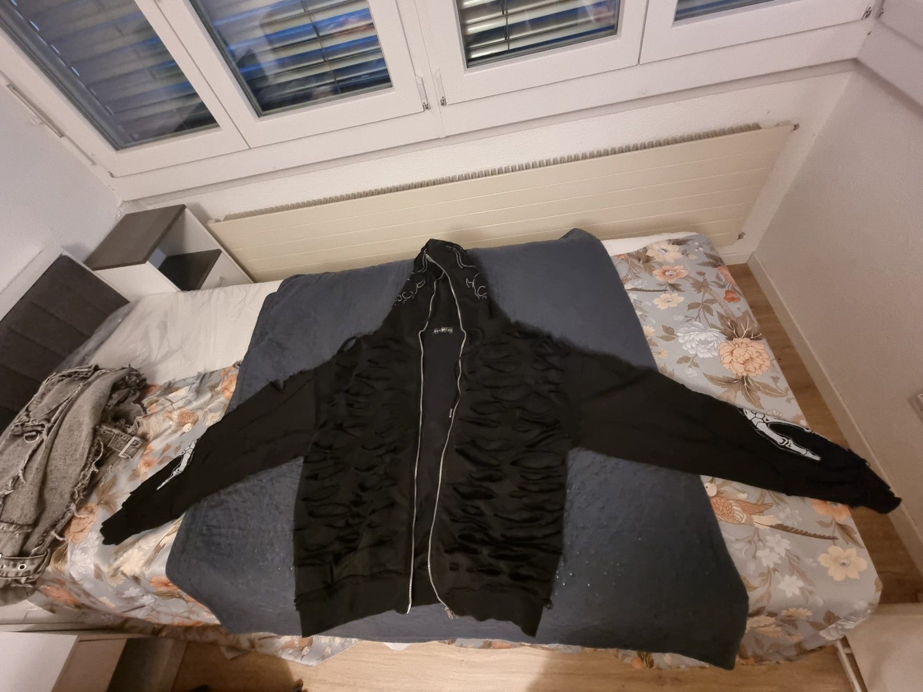 Giacche: Gothic Techwear aus Japan – Usato da Oberbüren venduto da Joseganz 1