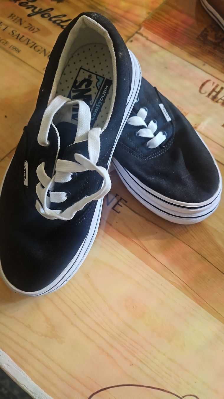 Vans Scarpe da uomo: Schwarze Vans ComfyCush, Grösse 37 – Nuovo (secondo la descrizione) da Zürich venduto da Michaela7