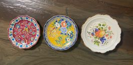 Trois jolies assiettes 9~10cm Japan, France et Romania