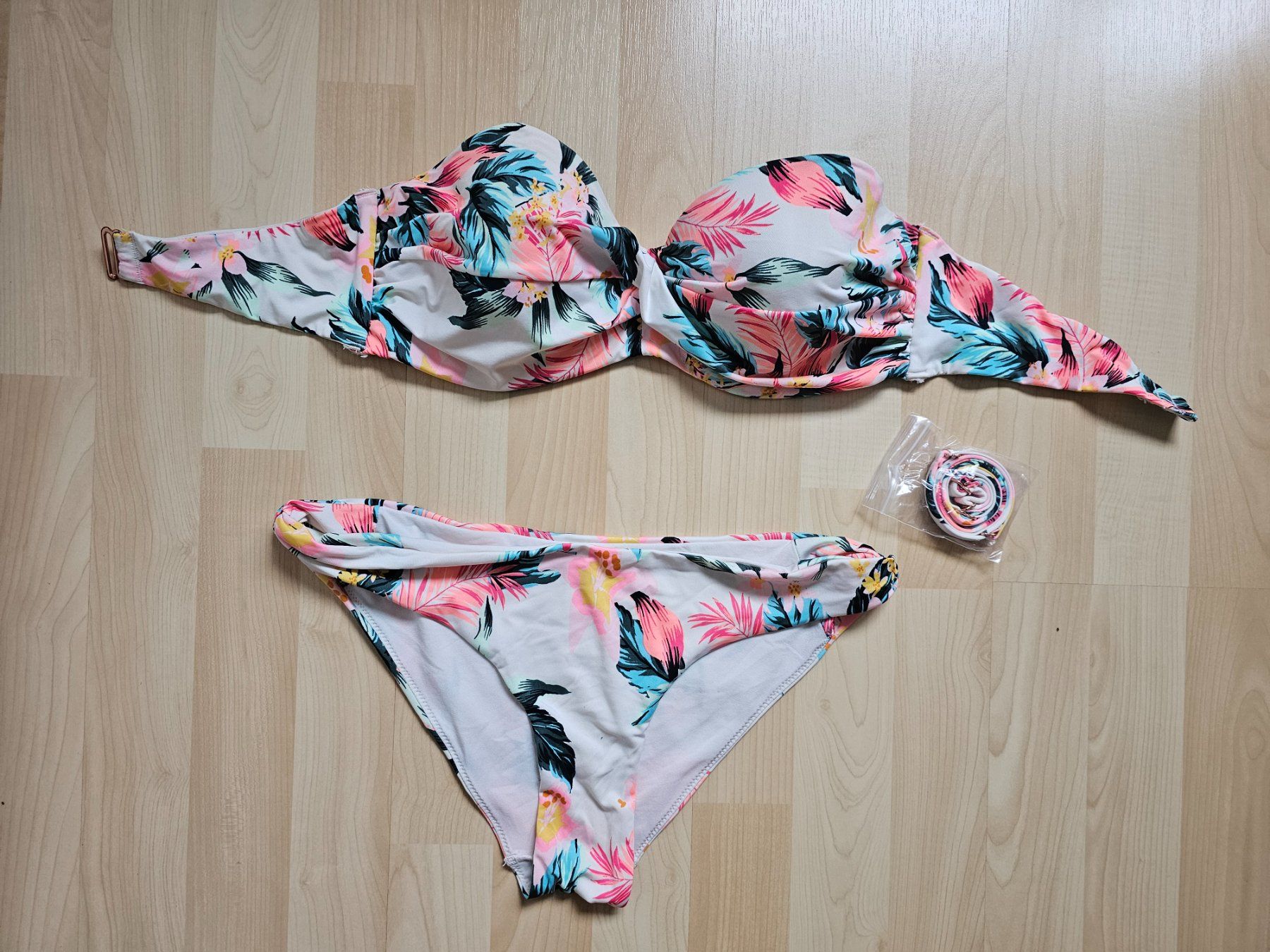 H&M Costumi da bagno & Bikini: Sommerliches Bikini Set mit Pareo, Gr.38 – Usato da Birr venduto da V-K 1