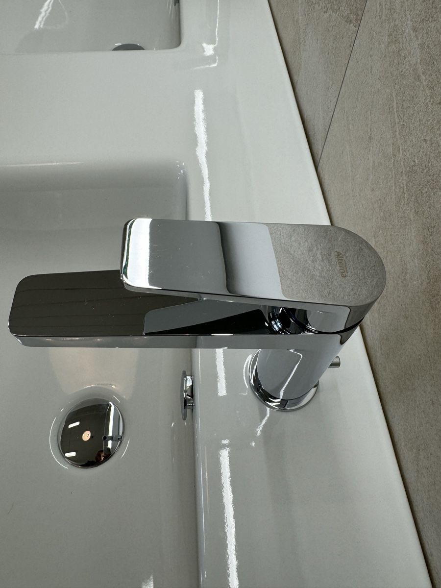 Alterna Mobili per bagno: Alterna Waschtischmöbel inkl.Illuminato Plus Spiegelschrank – Nuovo (secondo la descrizione) da Amriswil venduto da deluxe_bad 6