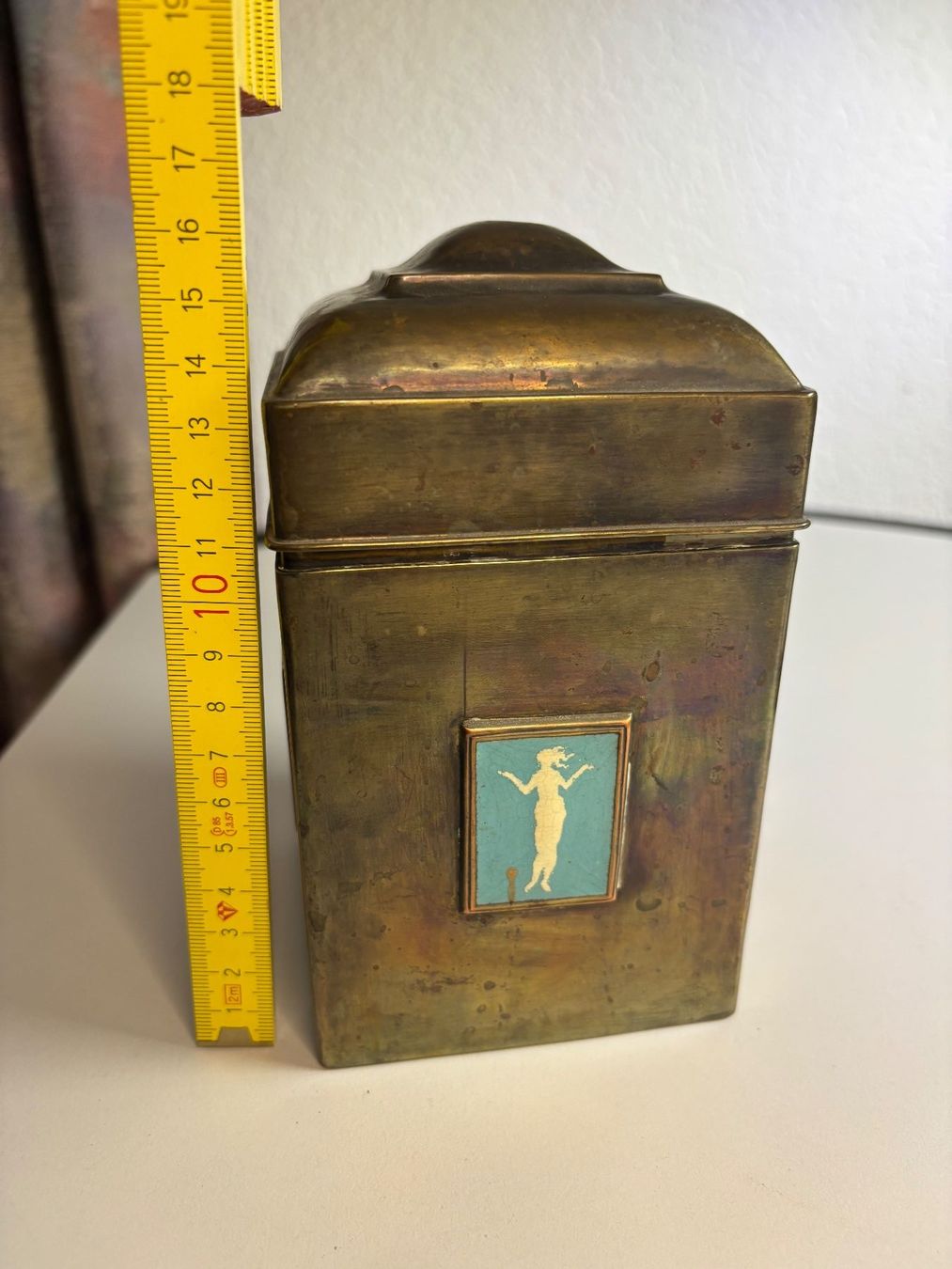 Tutte le decorazioni: Dose Messing mit Motiven (Emaille?) – Usato da Plasselb venduto da Mike760 4