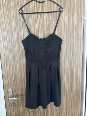 Kleid Vert de Rage schwarz mit Spitze Grösse M/L