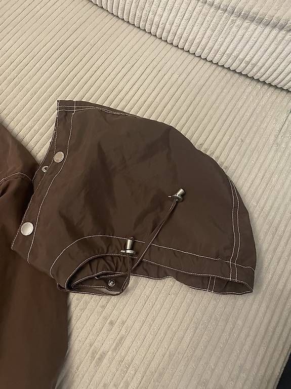 Giacche: Jacke mit Kapuze Grösse 46/48 – Usato da Pratteln venduto da vasare3 4
