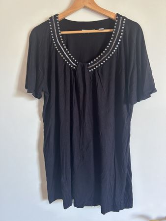 Elegantes, schwarzes Shirt mit Strass - Grösse 44/46
