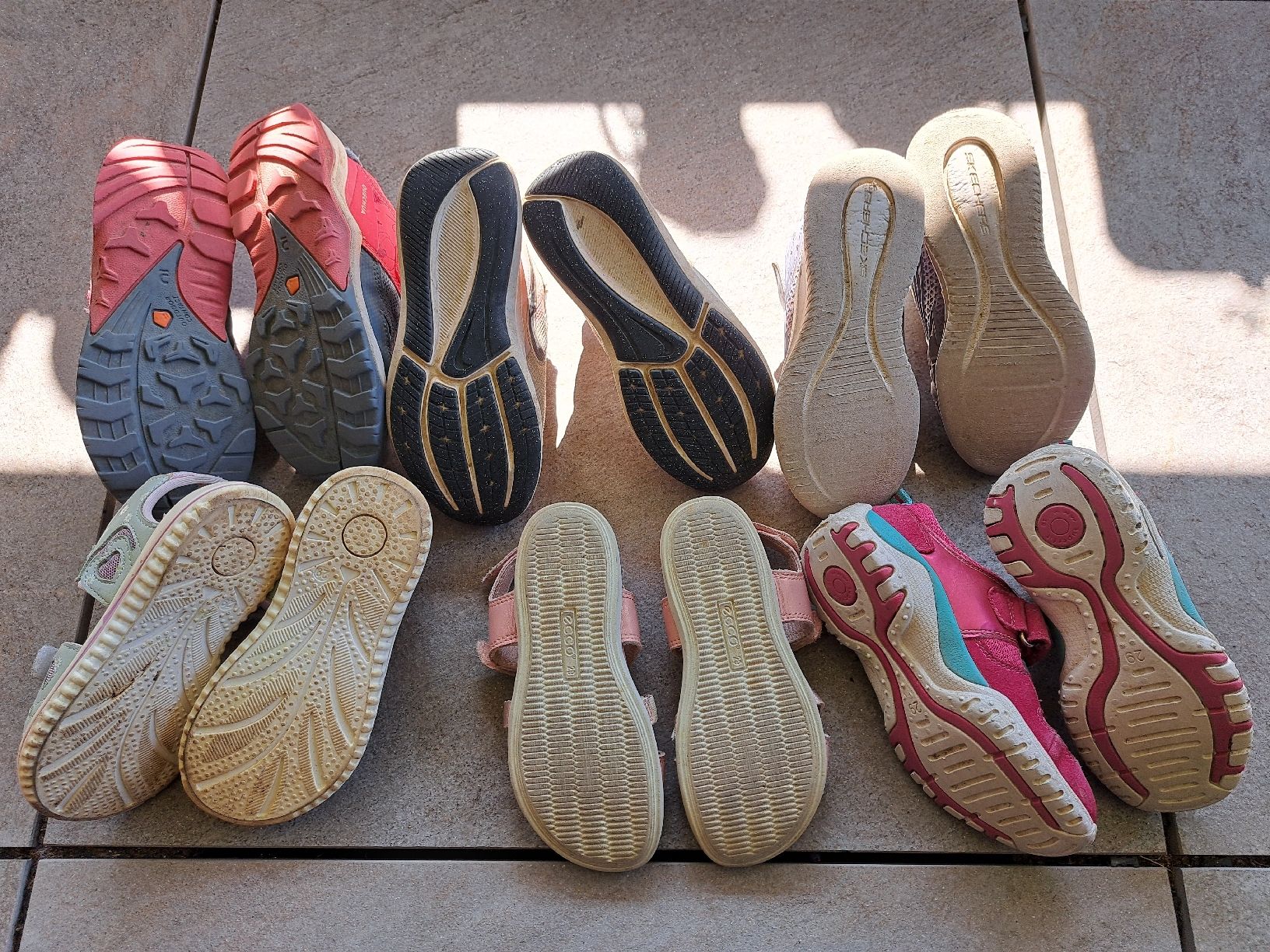 Ecco Scarpe per ragazze: Schuhe Gr. 29 Superfit, Ecco, Nike, Speichers, Bench,Quechua – Usato da Bergdietikon venduto da Staphylococcus 5