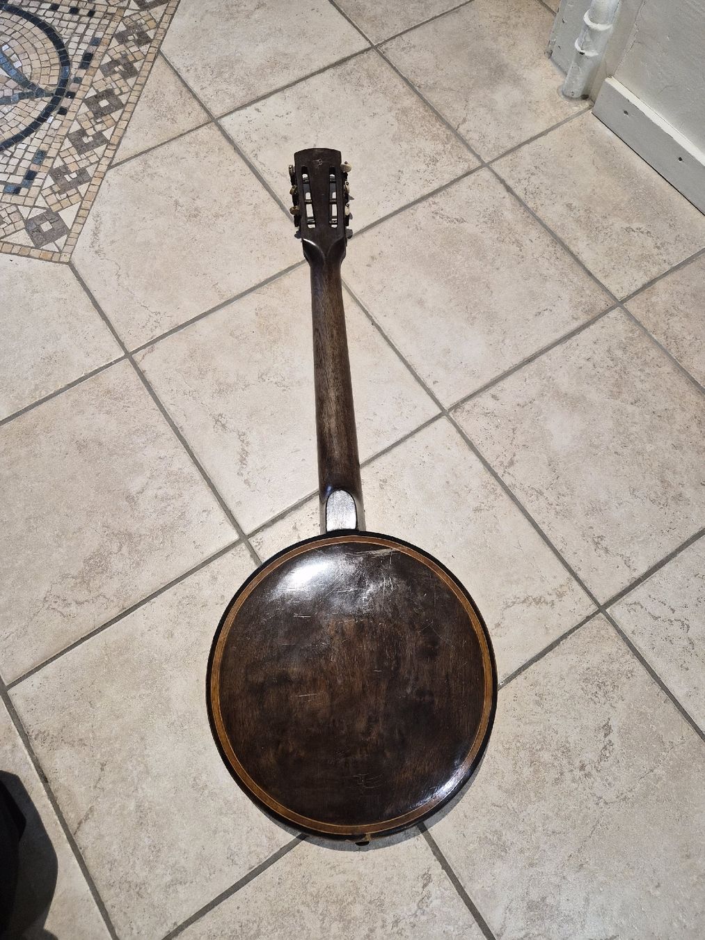 Vintage Strumenti musicali: Banjo vintage à restaurer – Difettoso da La Chaux-de-Fonds venduto da 3pod 1