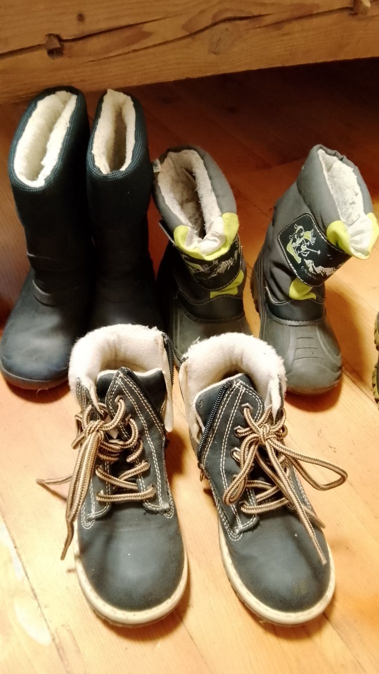 Chaussures garçon: Schuhe gr. 27 – D'occasion à Mols par Springer0