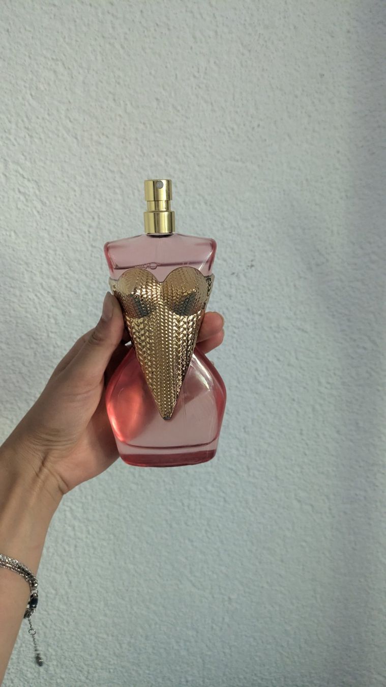 Jean Paul Gaultier Parfums & Eau de Toilette: Original 200 ml Jean Paul Gaultier Divine Coture – D'occasion à Zollikofen par shm_2fmc