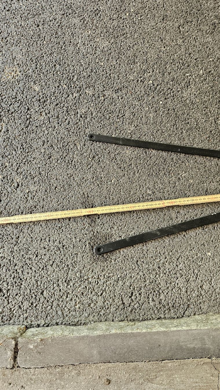 Scaffali: Schwarzes Metallgestell, ca. 85 cm  – Usato da Bonstetten venduto da Brigitte04volle 3