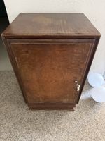 Vintage Holz-Nachttisch / Schrank mit Tür 
