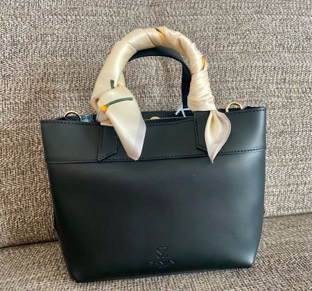 Sac à main noir en cuir NEUF format idéal (neuf: 280.- chf