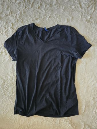 H&M T-Shirt V-Ausschnitt schwarz Grösse M/L gebraucht