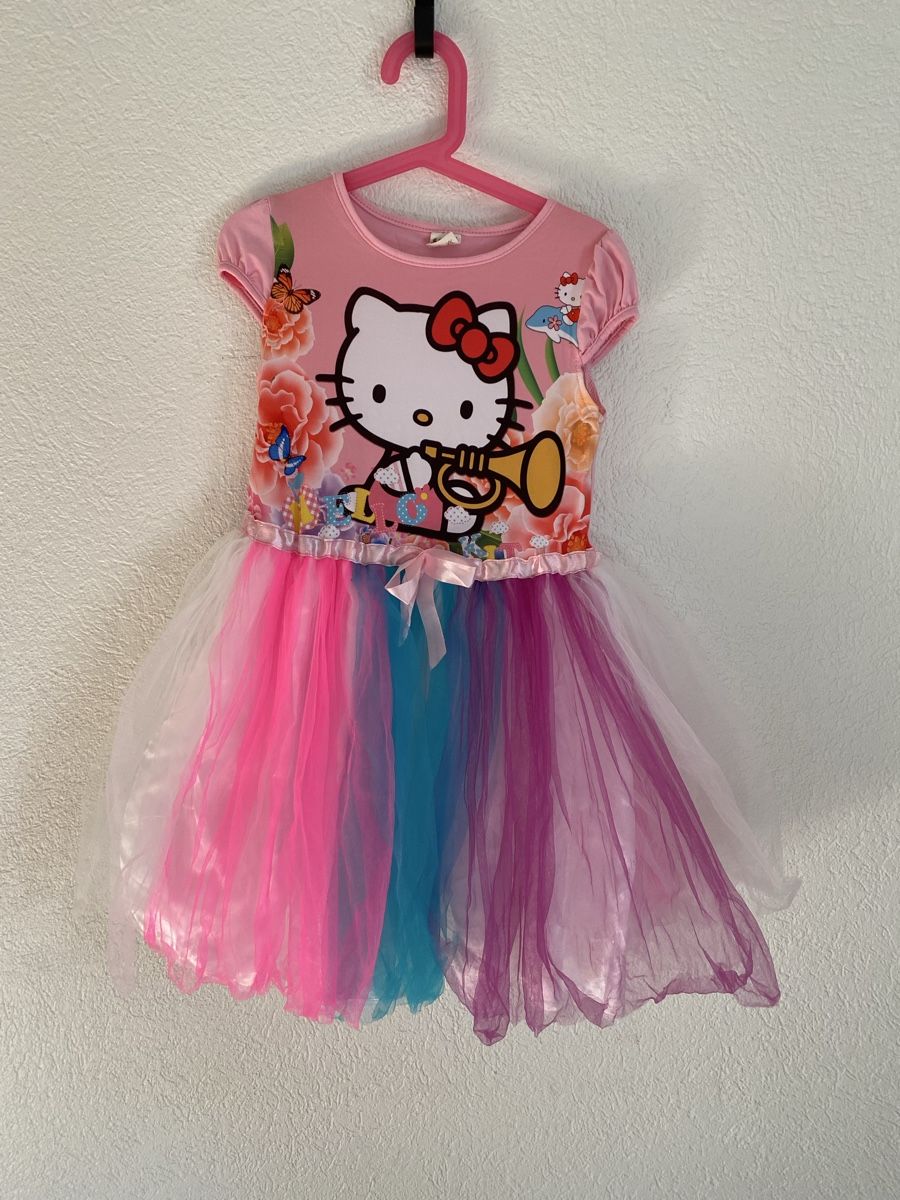 Vestiti & Gonne: Robe Hello Kitty rose taille 130 – Usato da Lignières venduto da The_assistant