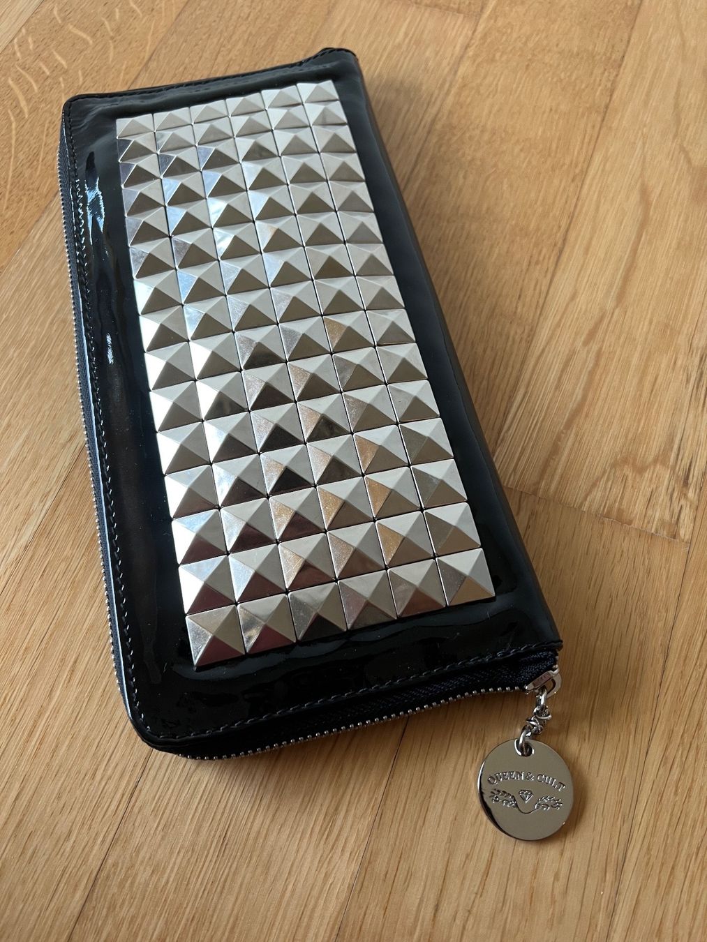 Taschen für Damen: Clutch Queen & Cult schwarz – Neu (gemäss Beschreibung) aus St.Gallen von Shopaholic5