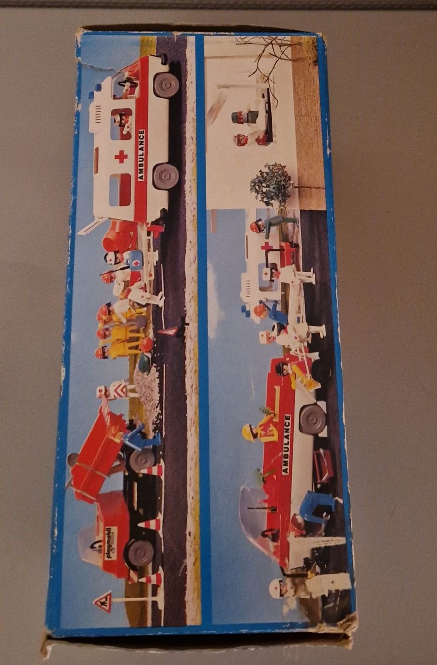 Playmobil Spielzeuge: Playmobil Klicky "Ambulanz" (OVP) – Gebraucht aus Aarau von Vintage1969 8