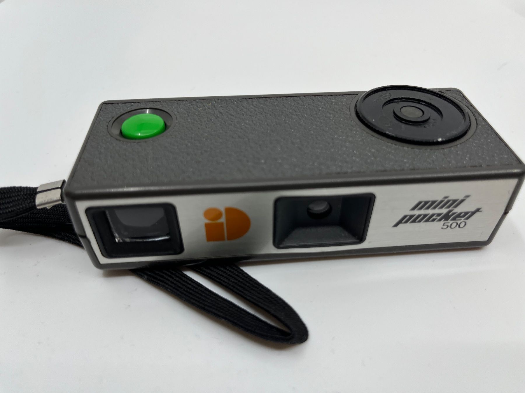 Kodak Fotocamera: 2 Pocket Kameras + Blitz / Kodak Instamatic 400 – Usato da Winterthur venduto da Beat8344 3