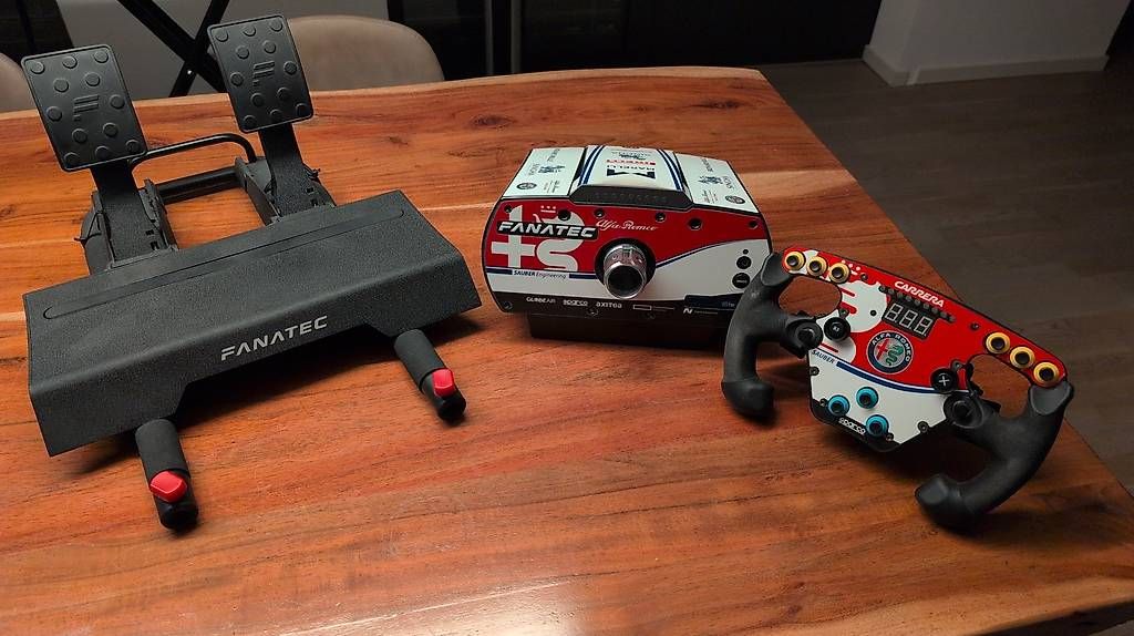 Fanatec Console: Fanatec CSL Elite F1 Set – Usato da Etagnières venduto da ric_yzw6