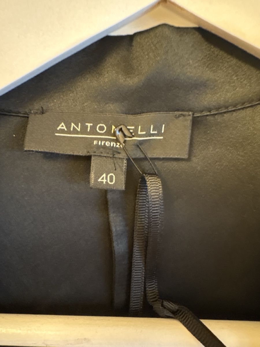 Camicette: Antonelli Bluse neu – Nuovo e nell'imballaggio originale da Kriens venduto da Delvillano 1