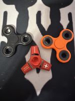 3er Set Handspinner mit Schweizer Kreuz Logo verschiedene Fa